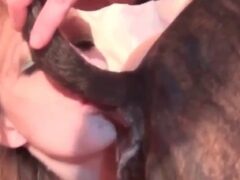 Perra de gran pene recibe mamada de pelirroja mexicana